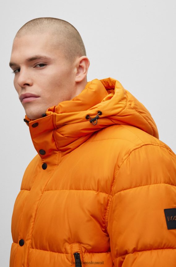 4TFNJN1021 برتقالي فاتح Hugo Boss سترة منتفخة بغطاء رأس مقاومة للماء مع رقعة شعار هوغو باللون البرتقالي الفاتح