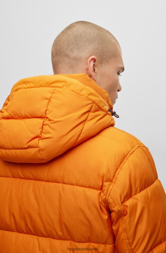 4TFNJN1021 برتقالي فاتح Hugo Boss سترة منتفخة بغطاء رأس مقاومة للماء مع رقعة شعار هوغو باللون البرتقالي الفاتح