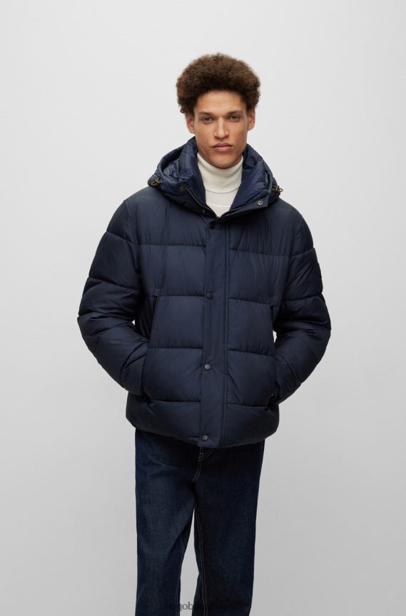 4TFNJN1022 أزرق غامق Hugo Boss سترة منتفخة بغطاء رأس مقاومة للماء باللون الأزرق الداكن مع رقعة شعار Hugo
