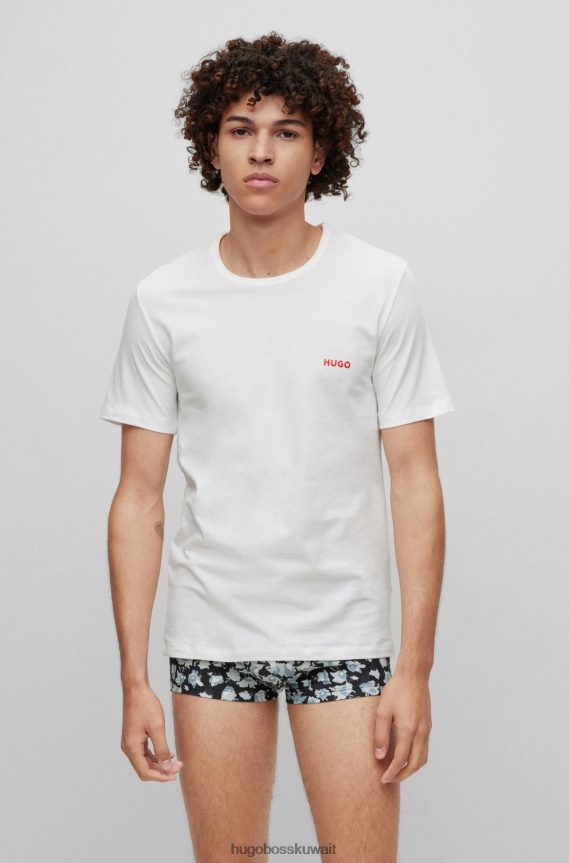 4TFNJN1040 أبيض/أزرق داكن Hugo Boss حزمة من ثلاثة قمصان داخلية باللون الأبيض مع طباعة شعار هوغو باللون الأحمر