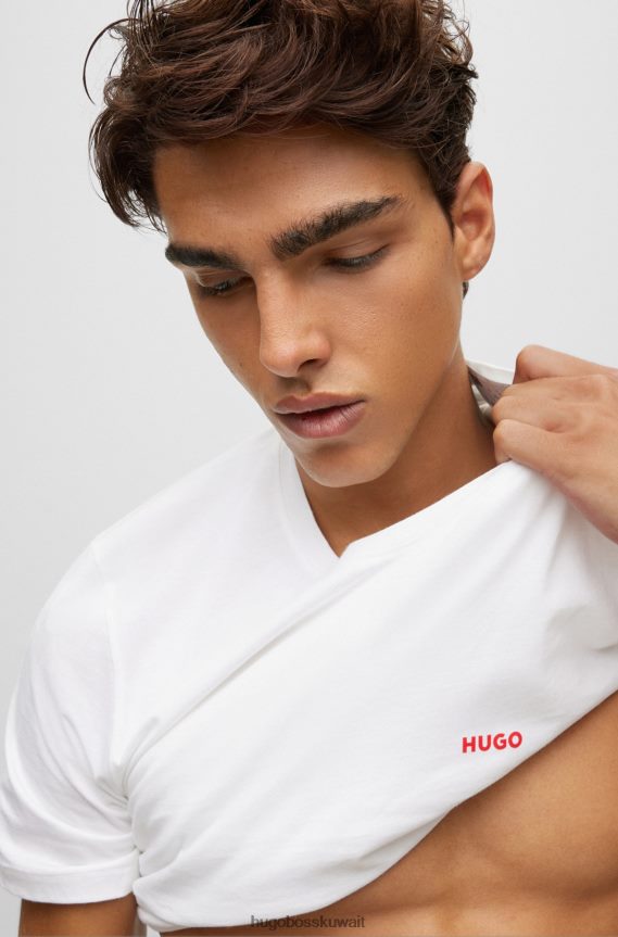 4TFNJN1041 أبيض Hugo Boss حزمة من ثلاثة قمصان داخلية مع طباعة شعار أحمر هوغو أبيض