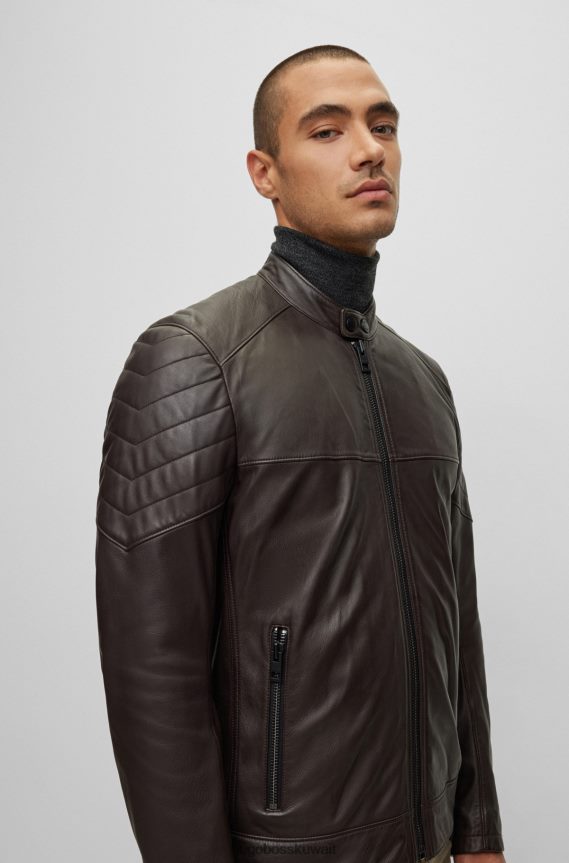 4TFNJN1050 بني غامق Hugo Boss سترة Hugo ضيقة من جلد الحمل مع تفاصيل مبطنة باللون البني الداكن