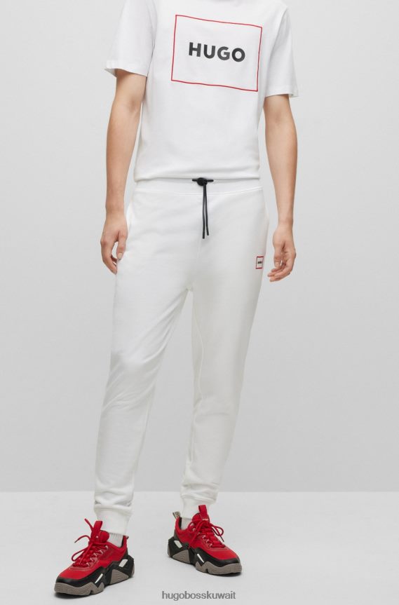 4TFNJN1069 أبيض Hugo Boss بدلة رياضية من قطن تيري مع شعار بإطار أحمر باللون الأبيض