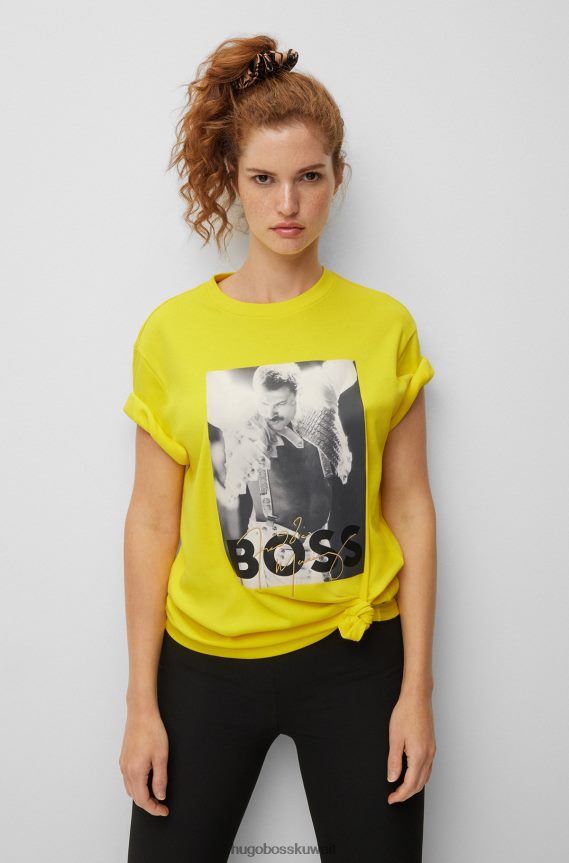 4TFNJN1104 أصفر Hugo Boss تي شيرت Hugo من القطن المتشابك مع عمل فني حصري باللون الأصفر