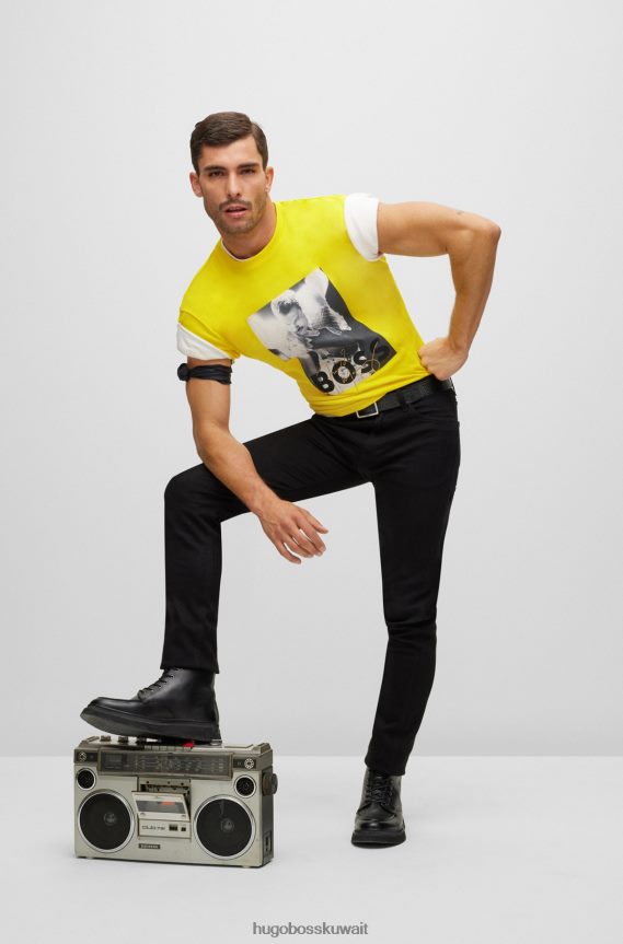 4TFNJN1104 أصفر Hugo Boss تي شيرت Hugo من القطن المتشابك مع عمل فني حصري باللون الأصفر