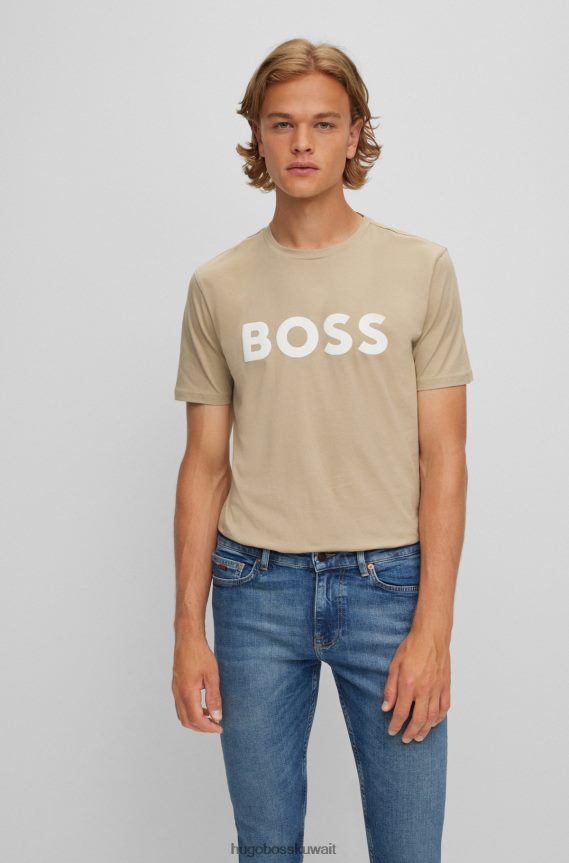 4TFNJN1109 البيج الفاتح Hugo Boss تي شيرت هوغو من الجيرسي القطني باللون البيج الفاتح مع شعار مطبوع بالمطاط