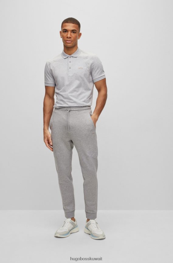 4TFNJN1136 رمادي فاتح Hugo Boss بدلة رياضية من مزيج القطن باللون الرمادي الفاتح مع عمل فني شبكي