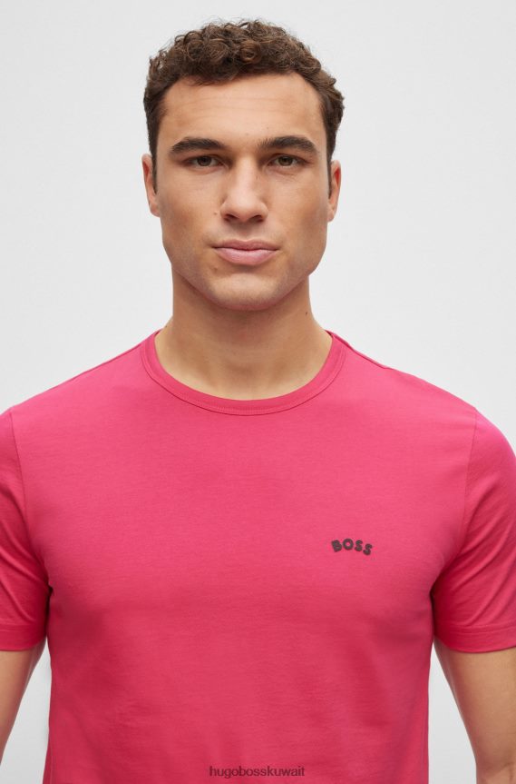 4TFNJN1140 لون القرنفل Hugo Boss تيشيرت بشعار Hugo ذو مقاس عادي من القطن العضوي باللون الوردي