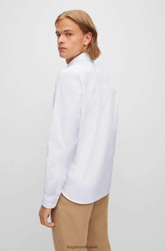 4TFNJN1229 أبيض Hugo Boss قميص بقصة عادية من قطن أكسفورد مع شعار هوغو باللون الأبيض