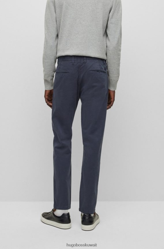 4TFNJN1259 أزرق غامق Hugo Boss تشينو بقصّة مدببة من الساتان القطني المصبوغ باللون الأزرق الداكن