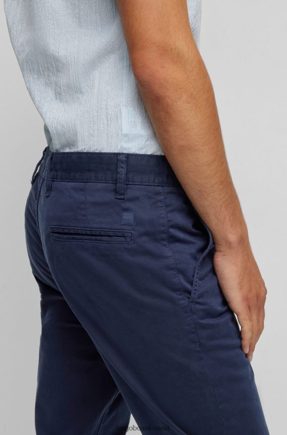 4TFNJN1260 أزرق غامق Hugo Boss تشينو باللون الأزرق الداكن مصنوع من الساتان القطني المطاطي المصبوغ بشكل زائد