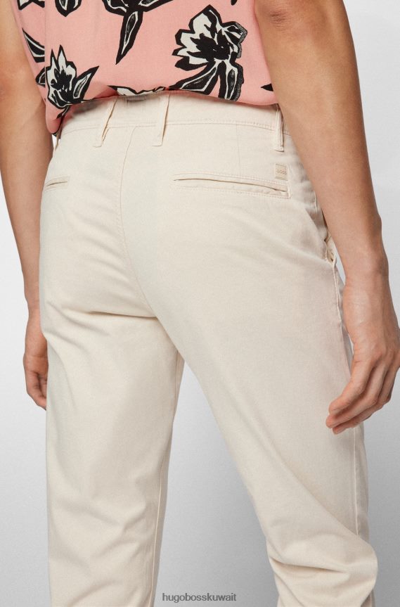 4TFNJN1264 أبيض Hugo Boss بنطال تشينو Hugo ذو المقاس المستدق مصنوع من الساتان القطني المصبوغ باللون الأبيض