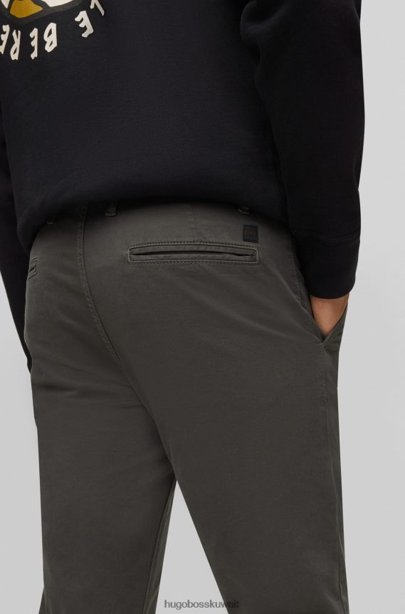 4TFNJN1267 الرمادي الداكن Hugo Boss تشينو بقصة مدببة مصنوع من الساتان القطني المصبوغ باللون الرمادي الداكن