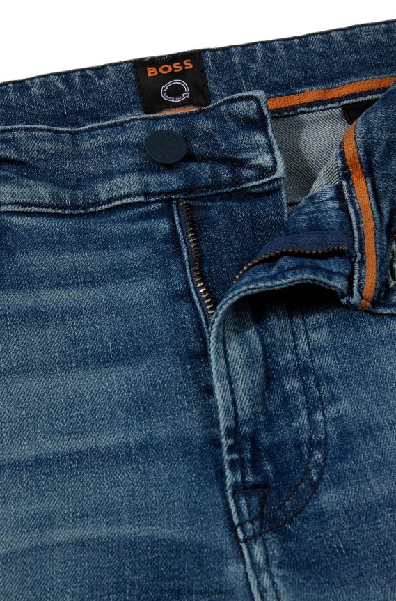 4TFNJN1269 أزرق Hugo Boss بنطلون جينز هوغو أزرق بقصة عادية من قماش الدنيم المريح والمطاط مع بهتان