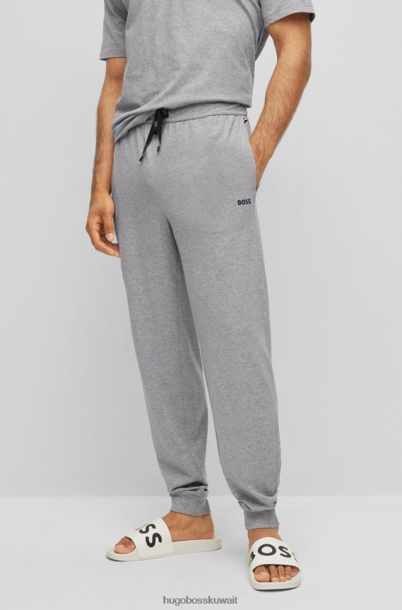 4TFNJN1320 رمادي فاتح Hugo Boss بدلة رياضية من القطن المطاطي باللون الرمادي الفاتح مع شعار هوغو مطرز