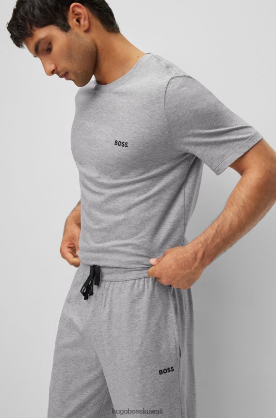 4TFNJN1320 رمادي فاتح Hugo Boss بدلة رياضية من القطن المطاطي باللون الرمادي الفاتح مع شعار هوغو مطرز