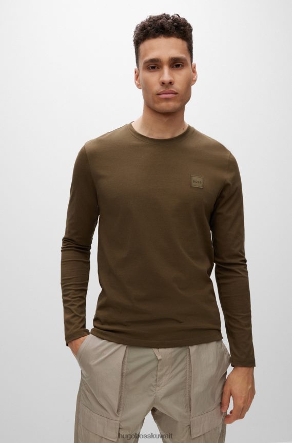 4TFNJN1331 أخضر غامق Hugo Boss تي شيرت من الجيرسي القطني بقصة عادية مع رقعة شعار Hugo باللون الأخضر الداكن