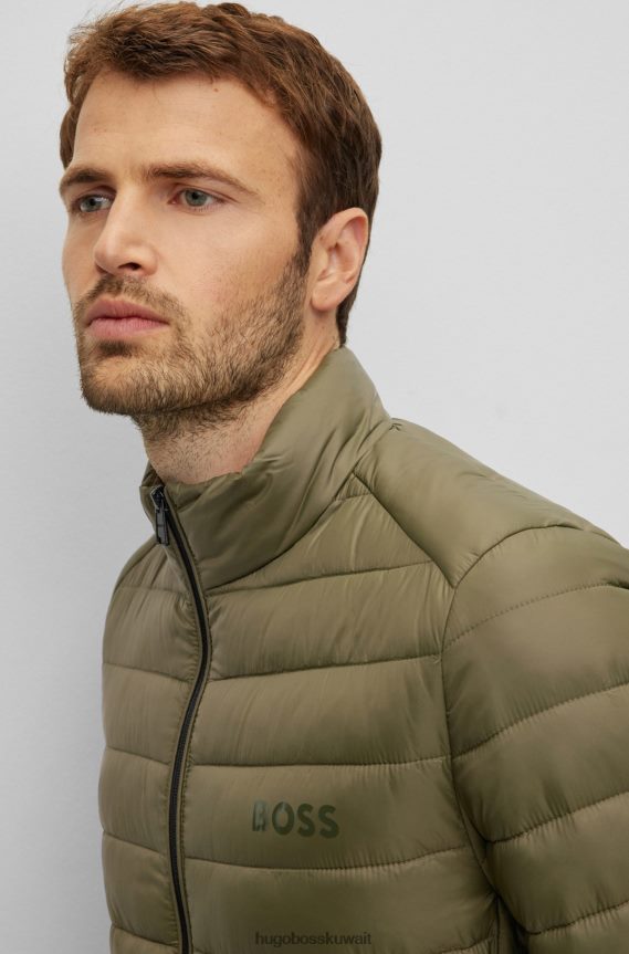 4TFNJN1335 الكاكي Hugo Boss سترة هوغو كاكي مبطنة مقاومة للماء مع شعار متناغم