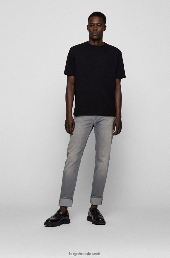 4TFNJN1341 رمادي Hugo Boss هوغو جينز رمادي بقصة عادية من قماش الدنيم الرمادي خفيف الوزن