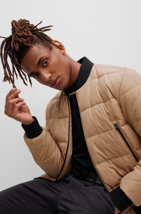 4TFNJN1345 اللون البيج Hugo Boss سترة مبطنة مقاومة للماء مع شعار شارة هوغو بيج