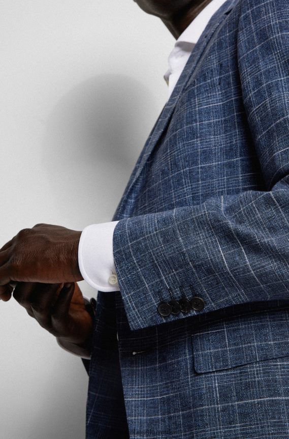 4TFNJN1349 أبيض Hugo Boss قميص بقصة ضيقة مصنوع من الجيرسي الإيطالي عالي الأداء باللون الأبيض من هوغو