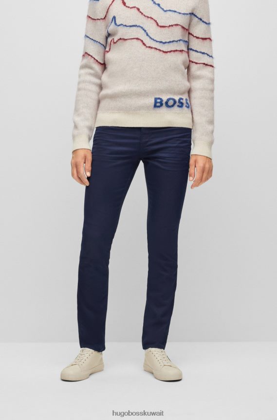 4TFNJN1359 أزرق غامق Hugo Boss جينز هوغو ذو قصة ضيقة باللون الأزرق الداكن من قماش الدنيم المريح القابل للتمدد باللون الأزرق والأسود