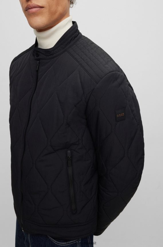 4TFNJN1371 أسود Hugo Boss هوغو سترة مبطنة سوداء مقاومة للماء مع رقعة شعار