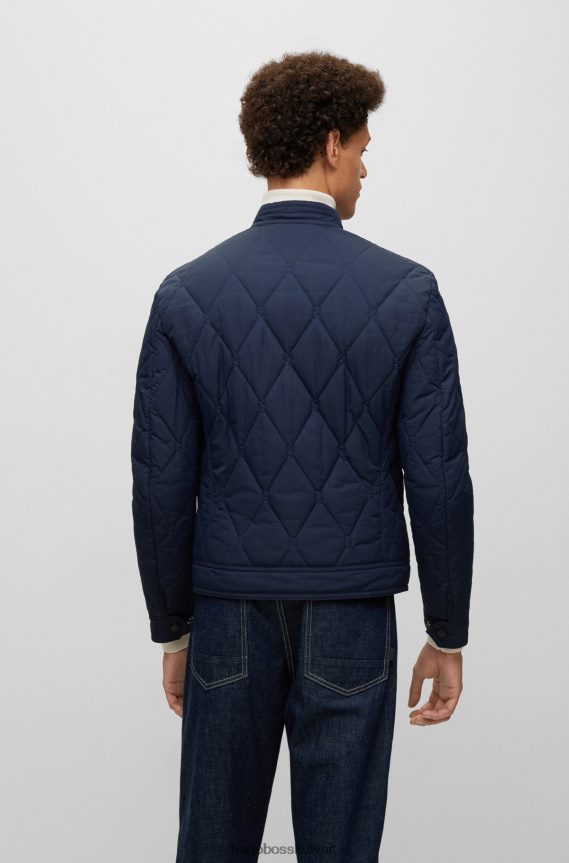 4TFNJN1372 أزرق غامق Hugo Boss هوغو سترة مبطنة مقاومة للماء مع رقعة شعار باللون الأزرق الداكن