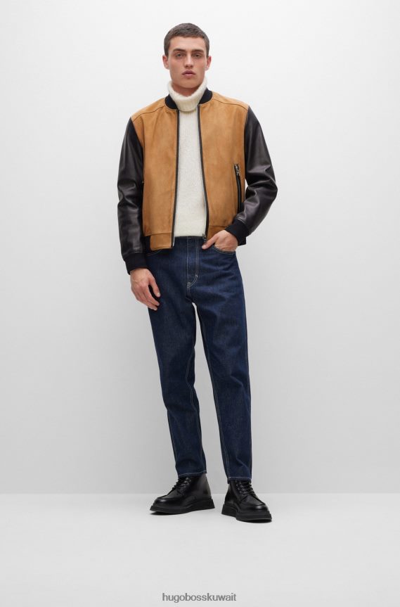 4TFNJN1382 اللون البيج Hugo Boss سترة هوغو بومبر باللون البيج مصنوعة من جلد الغزال وجلد النابا