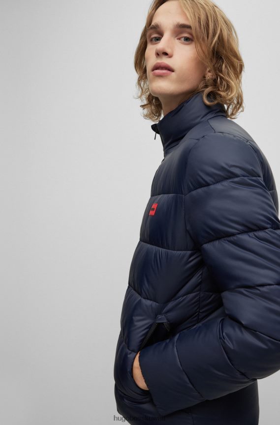 4TFNJN1390 أزرق غامق Hugo Boss جاكيت منتفخ من Hugo بقصة ضيقة مع شعار أحمر وأزرق داكن