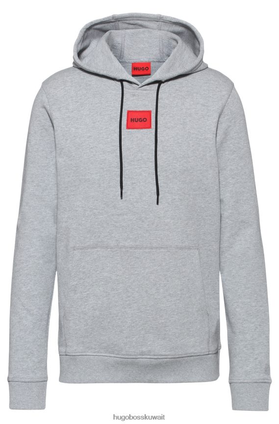 4TFNJN1395 الرمادي الداكن Hugo Boss سويت شيرت هوغو بغطاء رأس باللون الرمادي الداكن من قطن تيري مع ملصق شعار أحمر