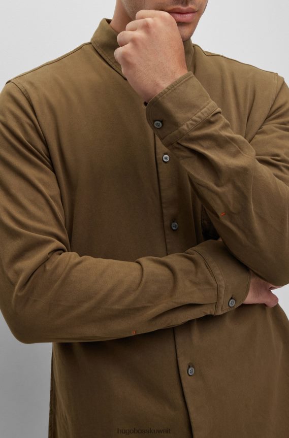 4TFNJN1514 أخضر غامق Hugo Boss قميص Hugo ذو قصة ضيقة مصنوع من قطن الجيرسيه مع أزرار مطاطية باللون الأخضر الداكن