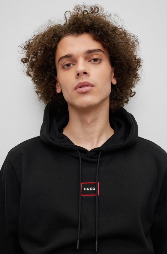 4TFNJN1519 أسود Hugo Boss هودي هوغو أسود مريح بغطاء للرأس من قماش تيري الفرنسي مع شعار مؤطر