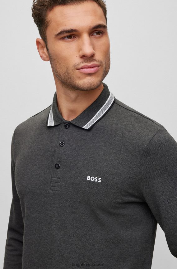4TFNJN1528 الرمادي الداكن Hugo Boss قميص بولو من قطن بيكيه © باللون الرمادي الداكن مع ياقة بتفاصيل هوغو