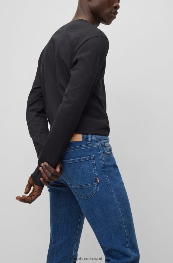 4TFNJN1563 أزرق Hugo Boss هوغو جينز بقصة عادية باللون الأزرق من قماش الدنيم الأزرق فائق التمدد