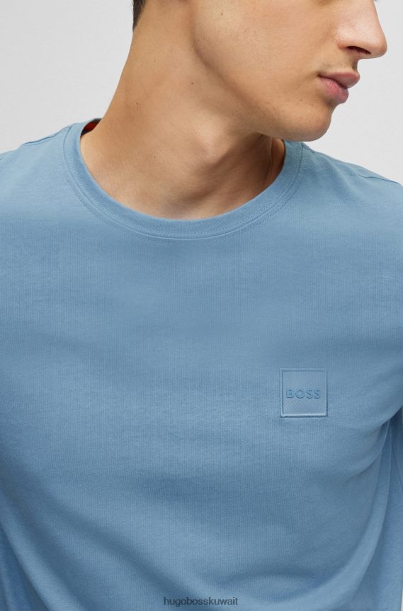4TFNJN1584 أزرق فاتح Hugo Boss تي شيرت مريح مصنوع من قطن الجيرسيه مع رقعة شعار هوغو باللون الأزرق الفاتح