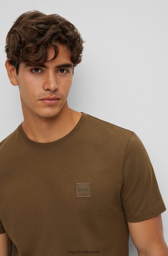 4TFNJN1586 أخضر غامق Hugo Boss تي شيرت Hugo باللون الأخضر الداكن مريح مصنوع من قطن الجيرسيه مع رقعة الشعار