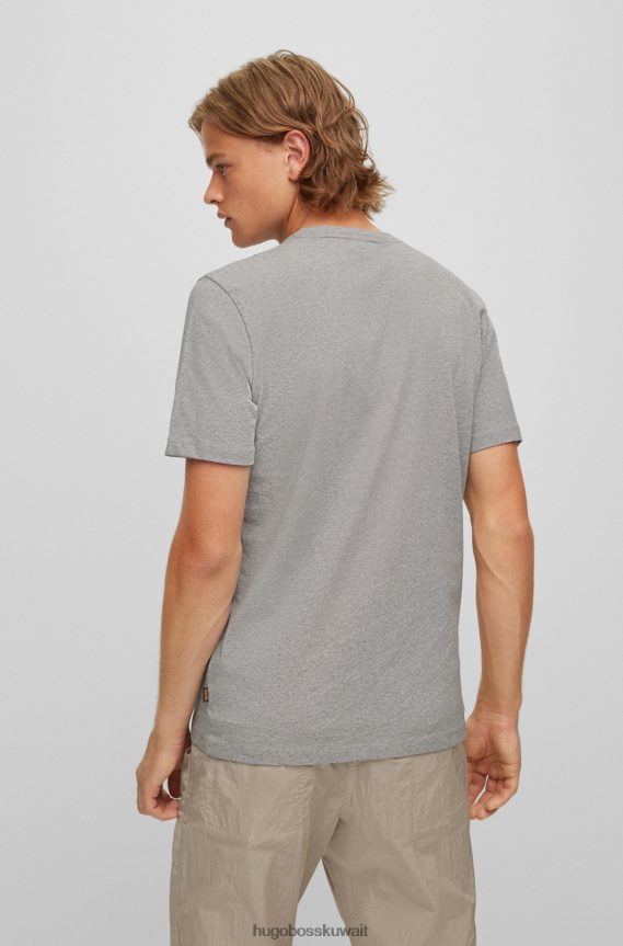4TFNJN1588 رمادي فاتح Hugo Boss تي شيرت مريح مصنوع من قطن الجيرسيه مع رقعة شعار هوغو باللون الرمادي الفاتح