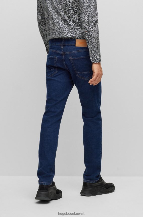 4TFNJN1595 أزرق غامق Hugo Boss بنطلون جينز أزرق داكن بقصة عادية من قماش الدنيم المريح والمطاط باللون النيلي الرخامي