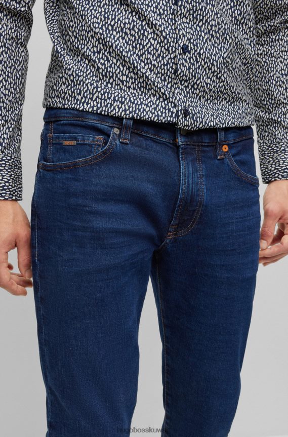 4TFNJN1595 أزرق غامق Hugo Boss بنطلون جينز أزرق داكن بقصة عادية من قماش الدنيم المريح والمطاط باللون النيلي الرخامي