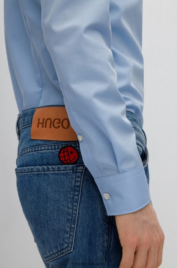 4TFNJN1597 أزرق فاتح Hugo Boss قميص Hugo ذو قصة ضيقة باللون الأزرق الفاتح مصنوع من قماش البوبلين القطني سهل الكي