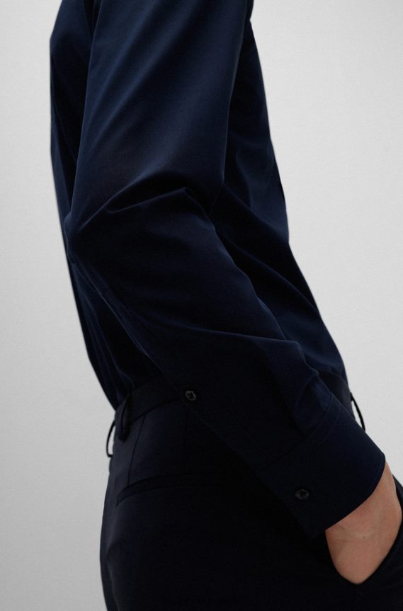 4TFNJN1598 أزرق غامق Hugo Boss قميص Hugo ذو قصة ضيقة باللون الأزرق الداكن من قماش البوبلين القطني سهل الكي