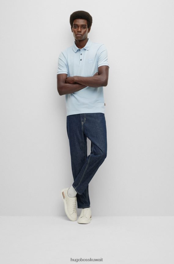4TFNJN1613 أزرق فاتح Hugo Boss قميص بولو من هوغو مصنوع من القطن المطاطي بقصة ضيقة مع رقعة شعار باللون الأزرق الفاتح