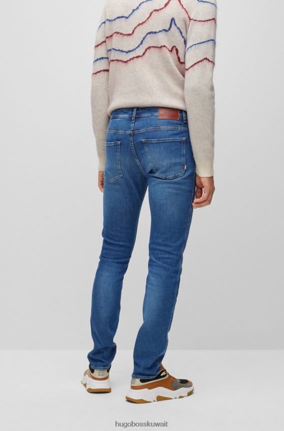 4TFNJN1645 أزرق غامق Hugo Boss جينز أزرق داكن بقصّة ضيّقة من قماش الدنيم الأزرق المريح والمطاط