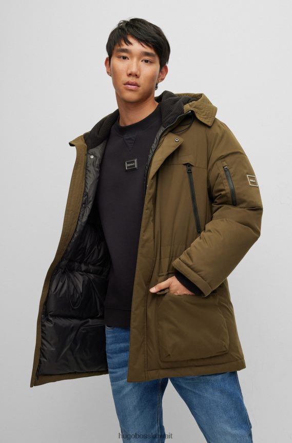 4TFNJN1671 أخضر غامق Hugo Boss سترة هوغو خضراء داكنة مملوءة بالأسفل مع شعار الإطار