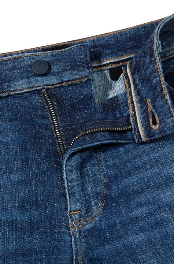 4TFNJN1685 أزرق Hugo Boss جينز Hugo ذو المقاس العادي باللون الأزرق الدنيم ذو الحركة الفائقة