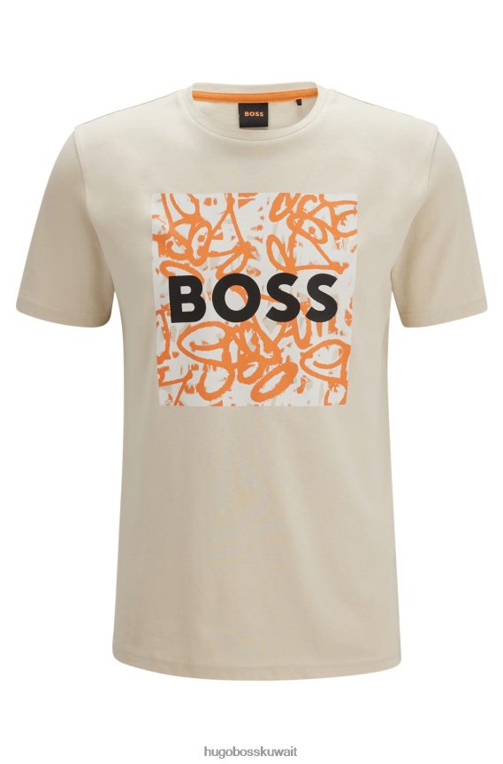 4TFNJN1691 البيج الفاتح Hugo Boss تيشيرت هوغو من الجيرسي القطني مع شعار ورسوم جرافيتي باللون البيج الفاتح