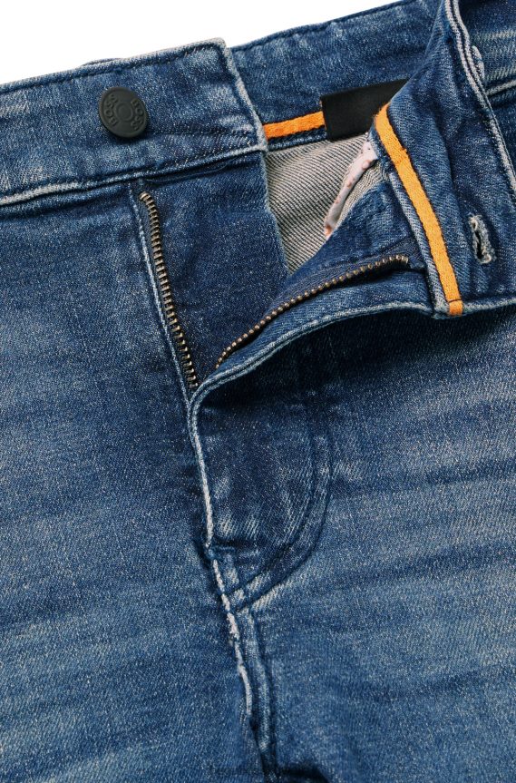 4TFNJN1715 أزرق Hugo Boss بنطلون جينز Hugo ذو قصة ضيقة باللون الأزرق من قماش الدنيم الأزرق المريح