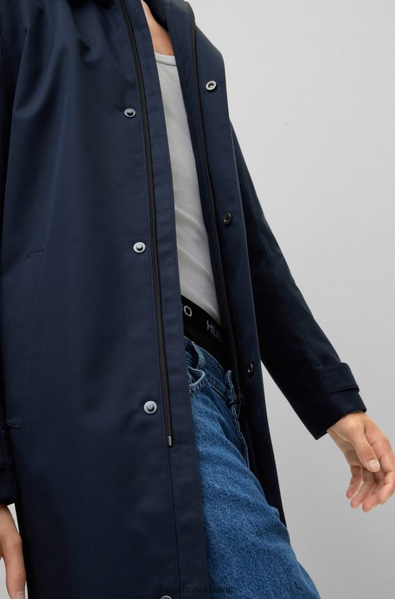 4TFNJN1718 أزرق غامق Hugo Boss معطف مبطن بقصة ضيقة مع لمسة نهائية مقاومة للماء باللون الأزرق الداكن