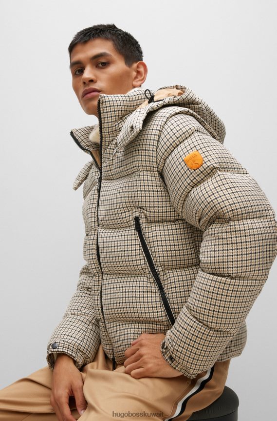 4TFNJN1763 اللون البيج Hugo Boss سترة هوغو بنمط هاوندزتوث مع غطاء رأس وأكمام قابلة للإزالة باللون البيج